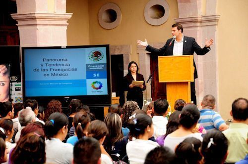 El alcalde Cuauhtémoc Calderón. El alcalde Cuauhtémoc Calderón.