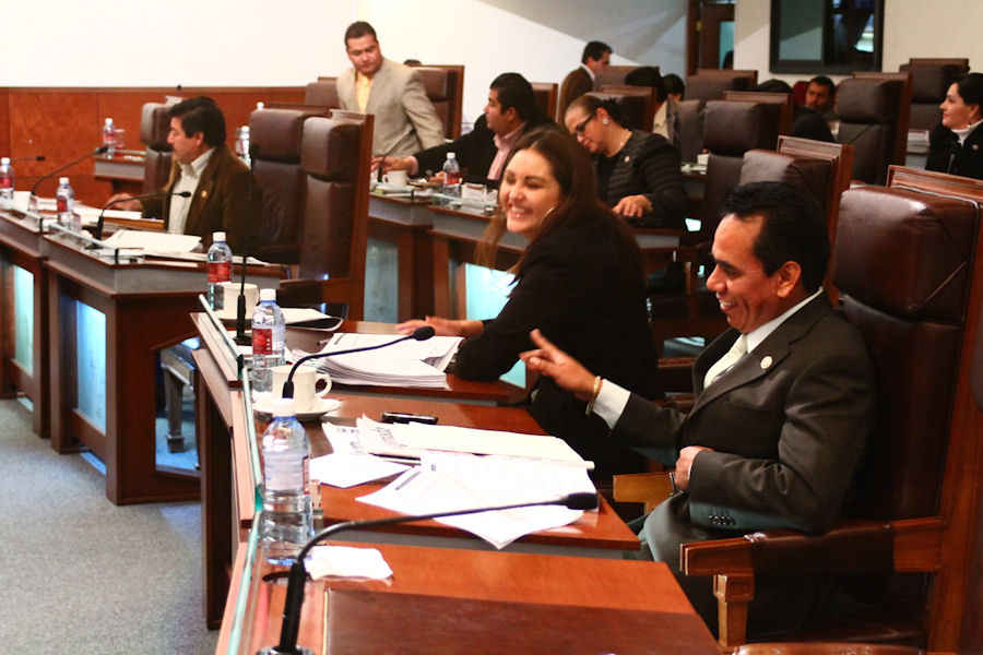 En sesión del Congreso se determinó que se debe resarcir medio millón de pesos por irregularidades.