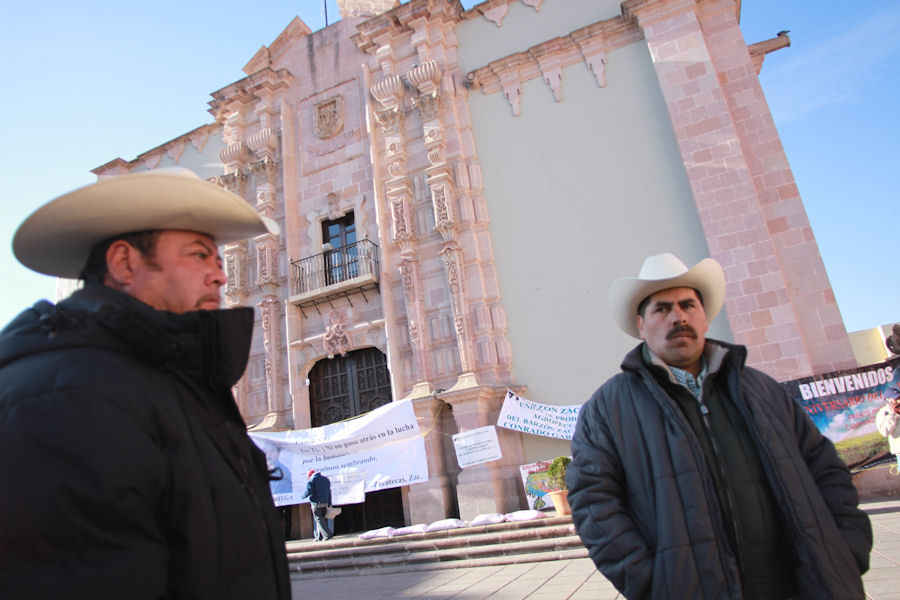 SE plantan campesinos para evitar que el presupuesto del ejecutivo pase sin cambios.