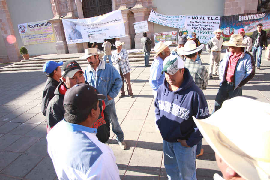 Organizaciones campesinas se oponen a la aprobación del presupuesto estatal.