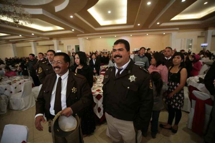 Los agentes de tránsito fueron festejados en su día. Los agentes de tránsito fueron festejados en su día.