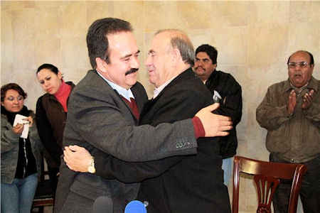 A la izquierda, Antonio Mejía Haro. A la izquierda, Antonio Mejía Haro.