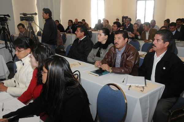 Legisladores zacatecanos son cabacitados para realizar su labor.