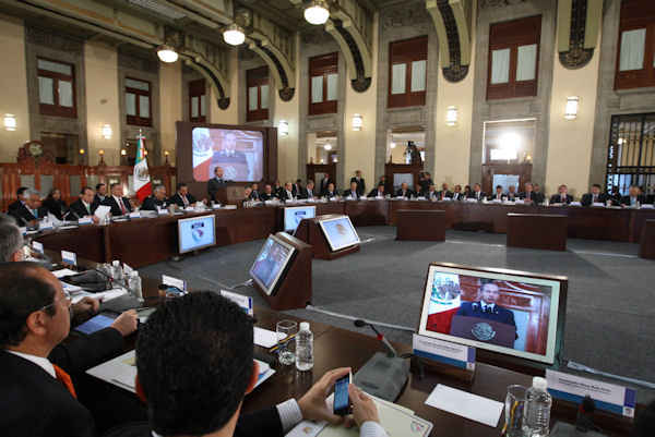 Mandatarios estatales acudieron al Palacio Nacional
