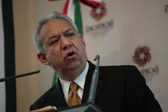 El contralor dio a conocer el presunto desfalco de la administración anterior. El contralor dio a conocer el presunto desfalco de la administración anterior.