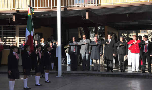 Miguel Alonso rindió Honores a la Bandera en la primaria María Soledad Fernández. Miguel Alonso rindió Honores a la Bandera en la primaria María Soledad Fernández.