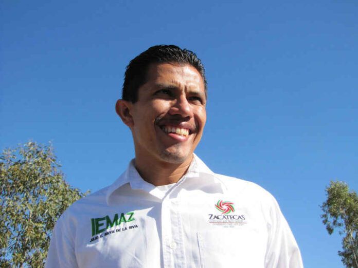 julio_cesar_nava-372