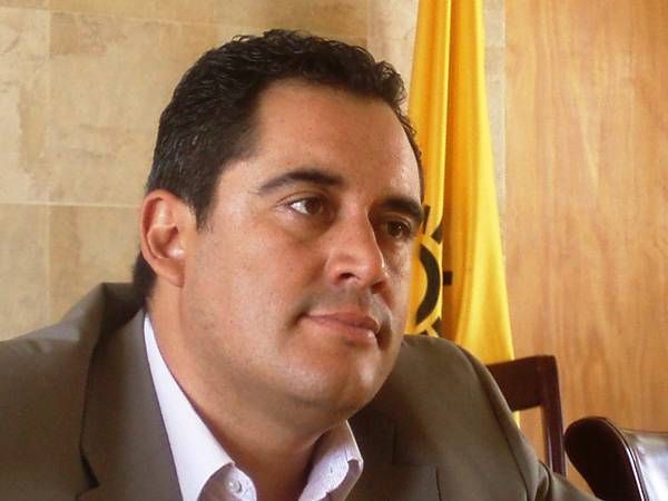 gerardo-espinoza-c40