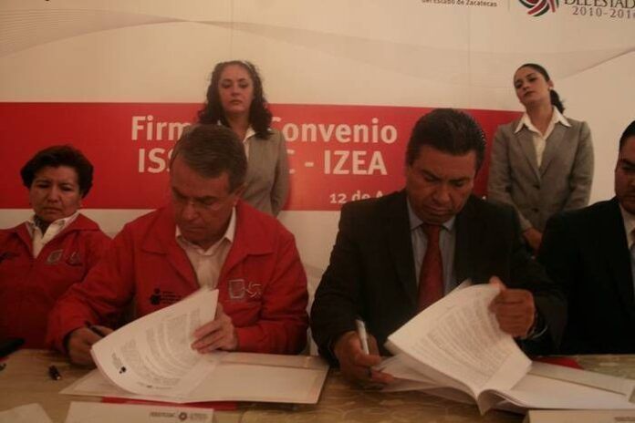 firmaco-convenio-issstezac-izea-1-f73