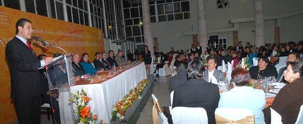 El gobernador se reunió con los docentes de la Sección 58 del SNTE El gobernador se reunió con los docentes de la Sección 58 del SNTE