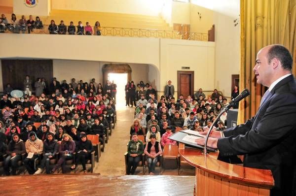 Arnoldo Rodríguez se comprometió a trabajar por la educación Arnoldo Rodríguez se comprometió a trabajar por la educación