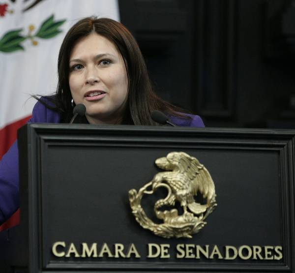 La senadora perredista Claudia Corichi La senadora perredista Claudia Corichi