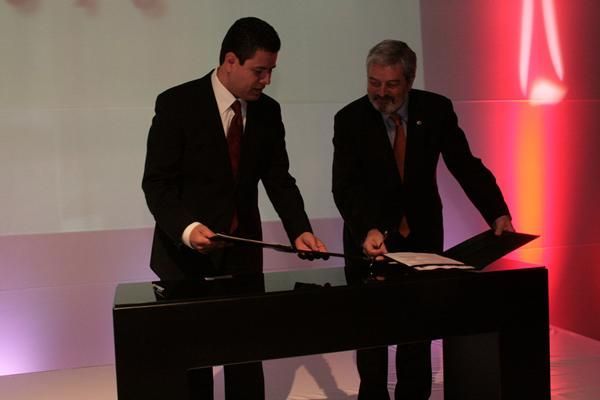 Miguel Alonso suscribió un acuerdo con el PNUD para recibir asesoría. 