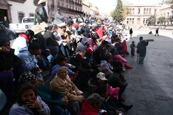 Los manifestantes arribaron a la Plaza de Armas para plantear sus exigencias al secretario de Gobierno.