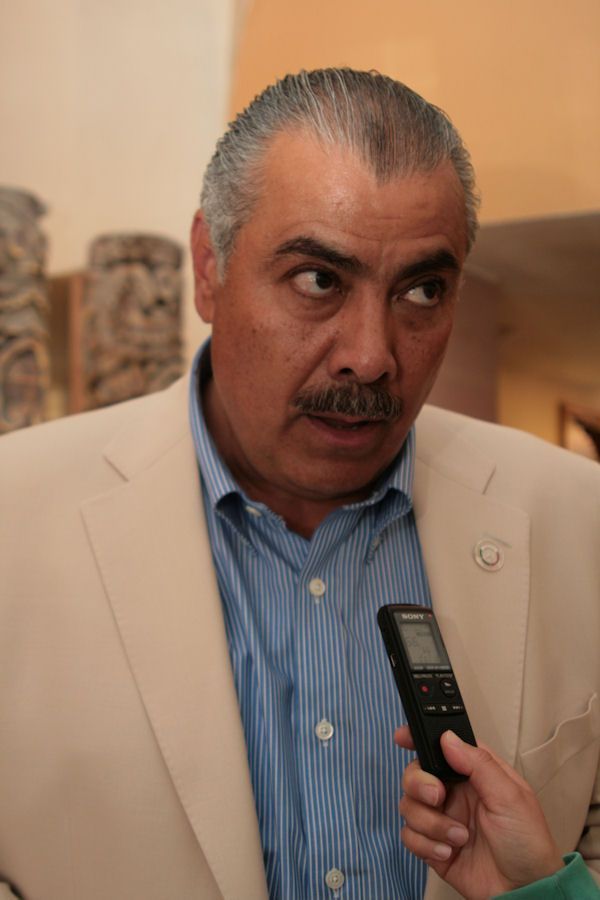 Gerardo Romo Fonseca coincidió con los alcaldes de su fracción política en que se desconocen los alcances de la implementación del Mando Único Policial. Gerardo Romo Fonseca coincidió con los alcaldes de su fracción política en que se desconocen los alcances de la implementación del Mando Único Policial.