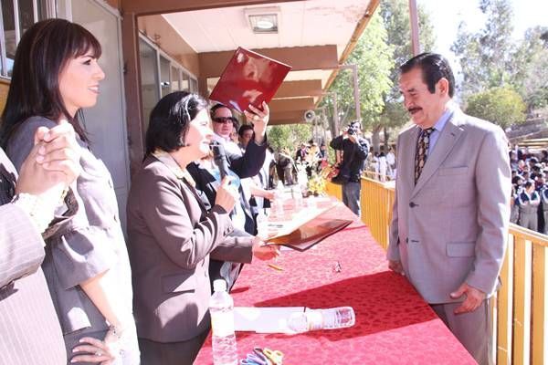 Salvador García y Ortega recibió un reconocimiento