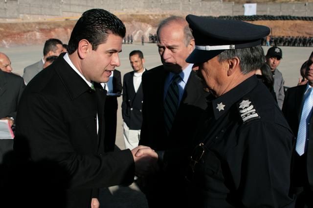 El gobernador Miguel Alonso Reyes sostuvo un encuentro con los efectivos de la Policía Estatal Preventiva.