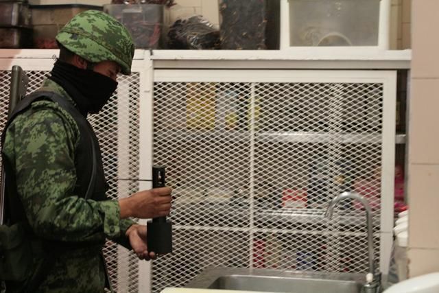 En el simulacro, soldados de la Onceava Zona Militar encontraron el artefacto explosivo y tomaron posesión del mismo.