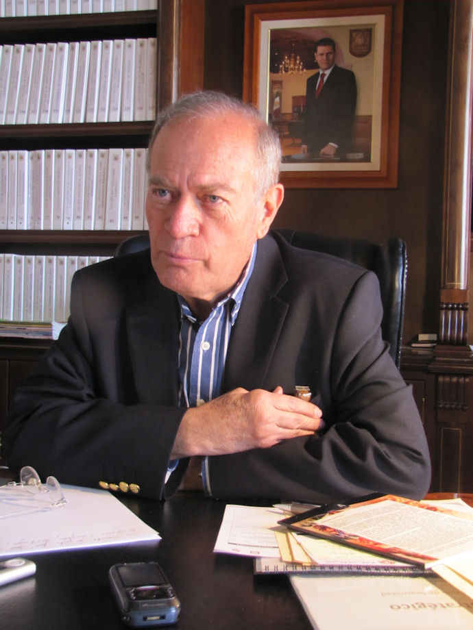 Esaú Hernández Esaú Hernández