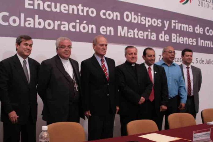 firma-convenio-obispos1-eb1