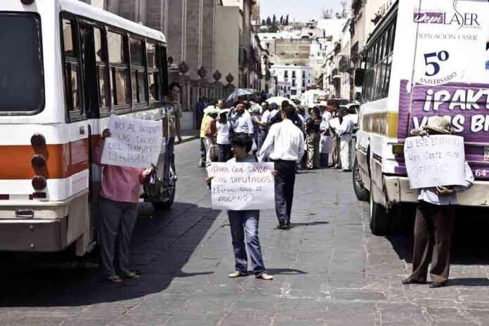 protesta-exbraceros-congreso3-a99