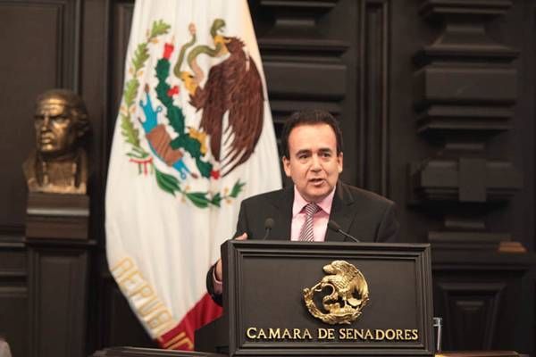 El senador Antonio Mejía Haro El senador Antonio Mejía Haro