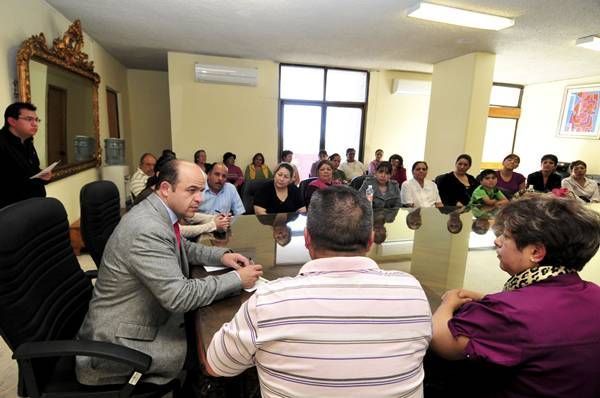 Arnoldo Rodríguez se reunió con los locatarios del mercado Arnoldo Rodríguez se reunió con los locatarios del mercado
