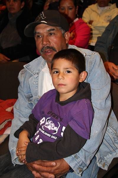 Acudieron a la entrega los padres de familia.