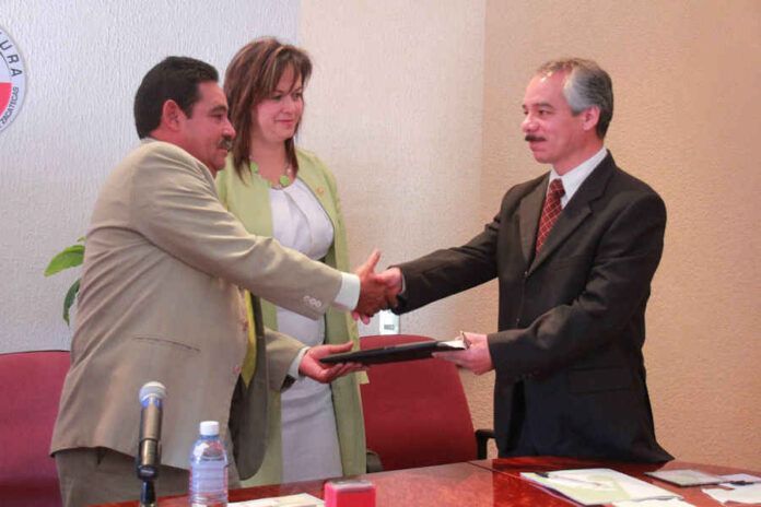 Fue entregado el sexto informe de labores Fue entregado el sexto informe de labores