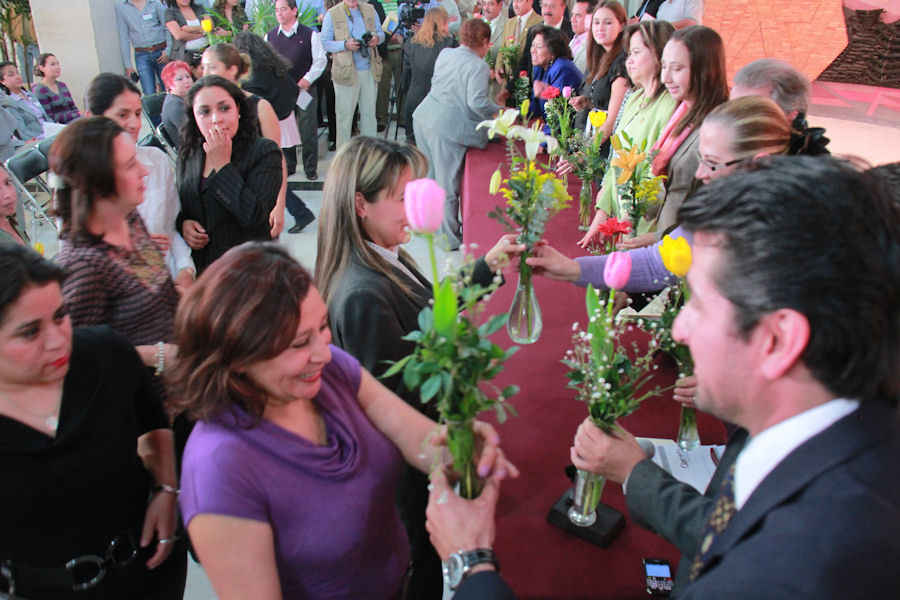 Recibieron flores