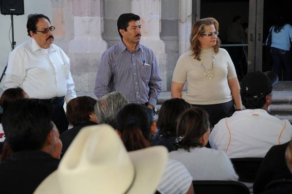 Los diputados Gregorio Macías, Blas Ávalos y Ana María Romo
