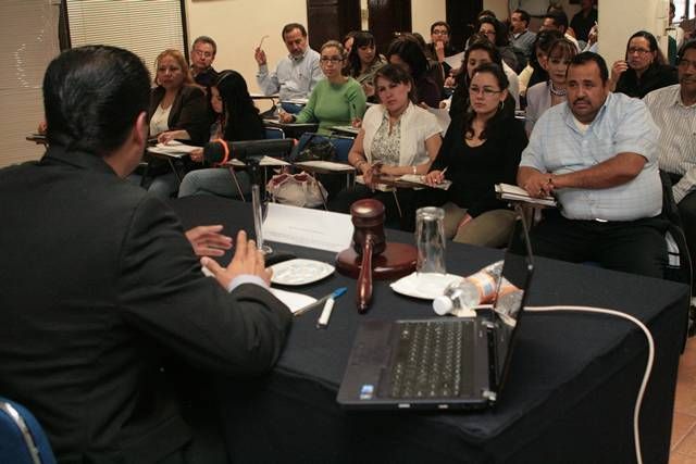 Acudieron abogados y estudiantes de Derecho