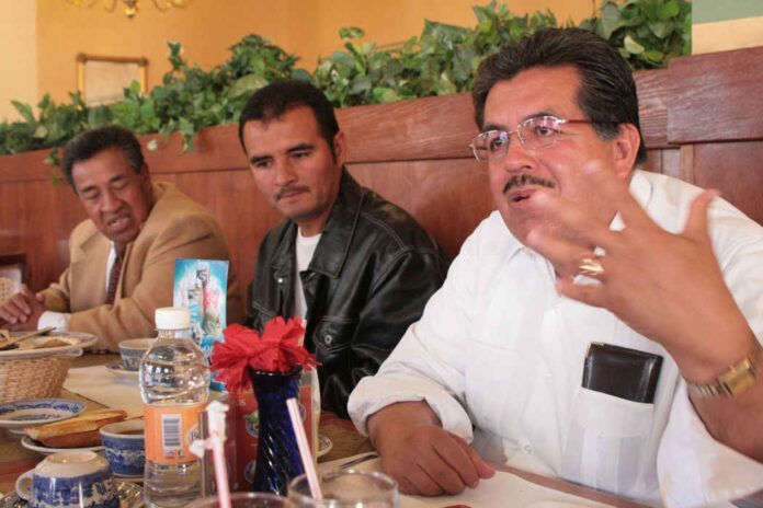 Asociaciones campesinas exigen que le devuevlan a Muñoz Mena la diputacion Asociaciones campesinas exigen que le devuevlan a Muñoz Mena la diputacion