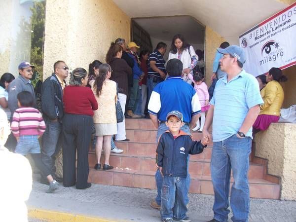 Mediante un convenio con el programa Operación Milagro, en Guadalupe, Zacatecas, más de 600 personas fueron revisadas por especialistas.