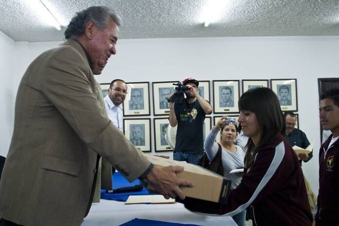 entrega-de-reconocimiento-2-dfb