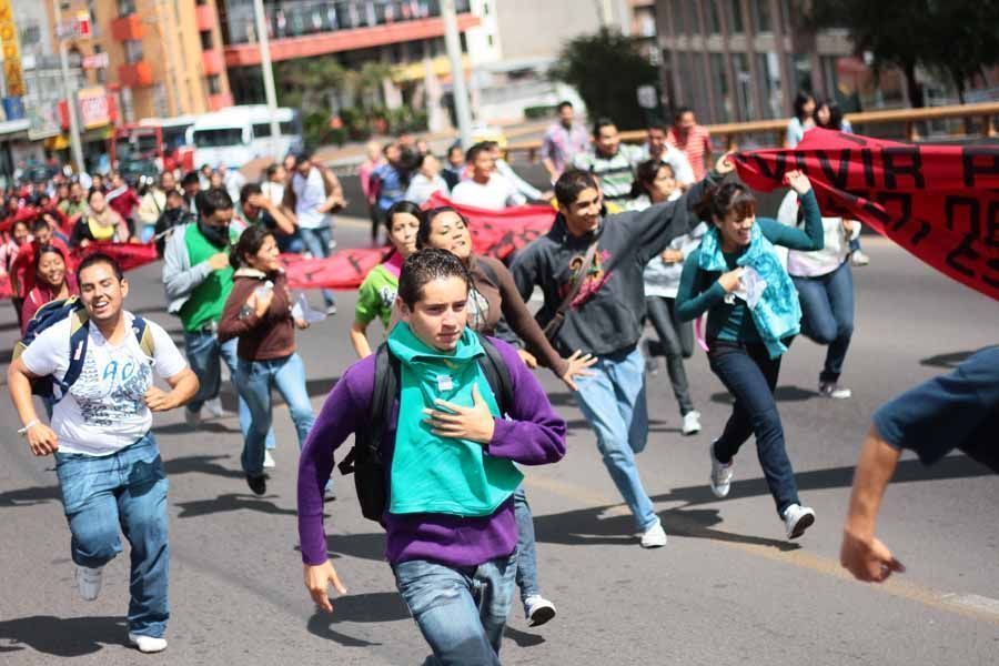 marcha-protesta-estudiantes-zacatecas9