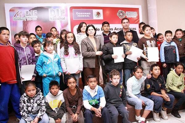 entrega-becas1