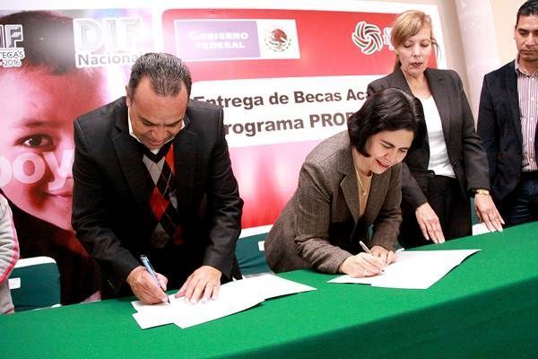 entrega-becas3