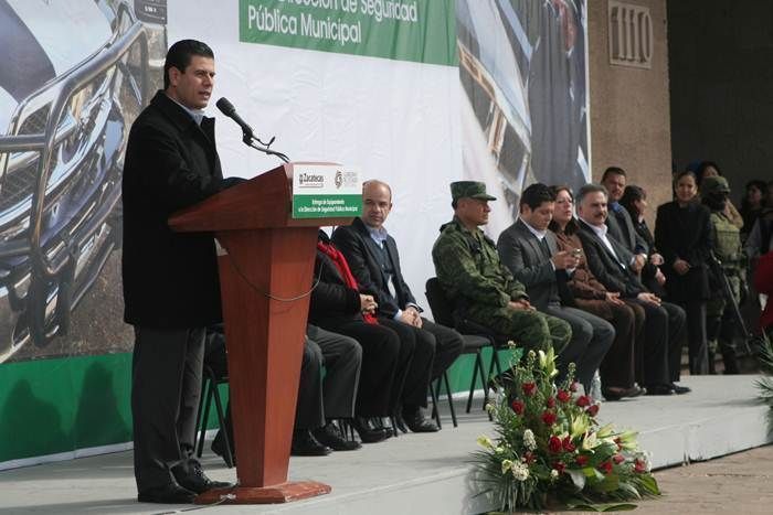 entrega-equipamiento-policias-1