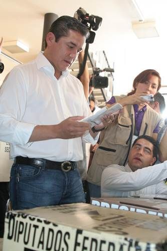 carlos-puente-votando-1