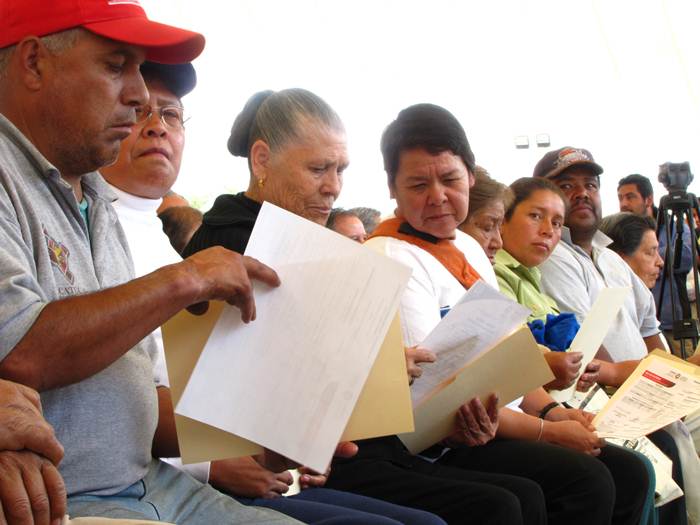 entrega-de-escrituras-paquetes-mejoramiento-2