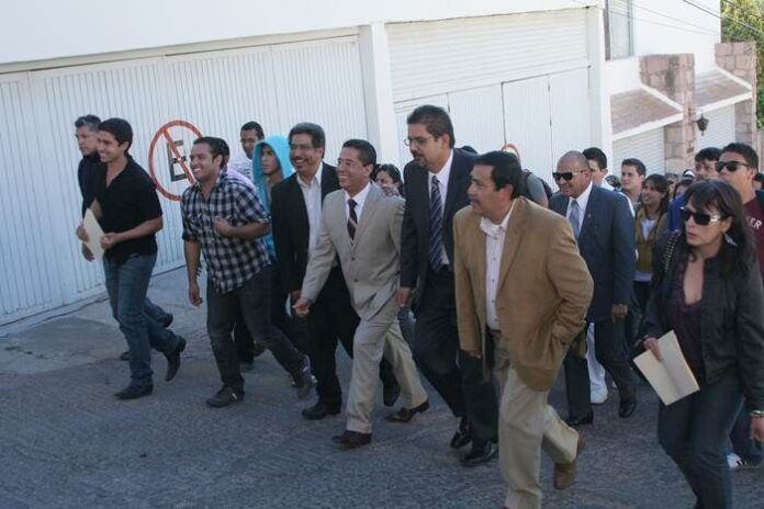 alfredo-salazar-registro-canditado-rector-uaz-1 alfredo-salazar-registro-canditado-rector-uaz-1