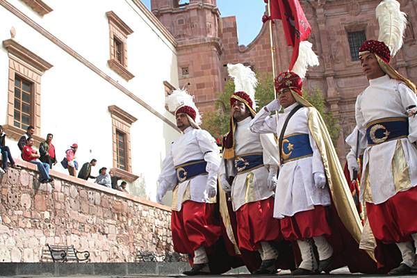 desfile-morismas-bracho-2012-1