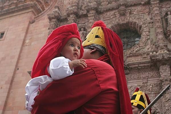 desfile-morismas-bracho-2012-12