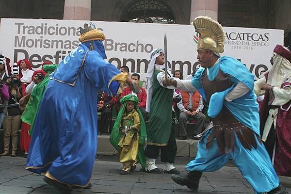 desfile-morismas-bracho-2012-6