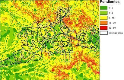 Buena parte de la mancha urbana está sobre inclinaciones considerables, que se representan por el color amarillo. Buena parte de la mancha urbana está sobre inclinaciones considerables, que se representan por el color amarillo.