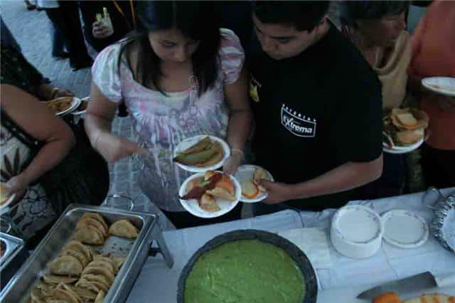 Ofrecieron comida típica de los municipios zacatecanos. Ofrecieron comida típica de los municipios zacatecanos.
