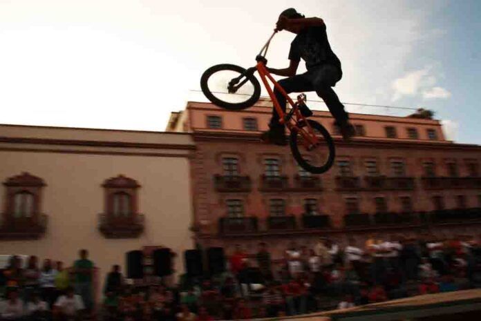 Exhibieron complicadas acrobacias.