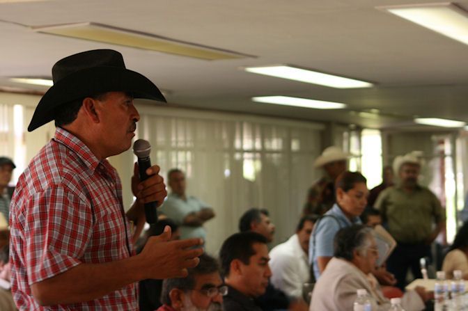 Líderes cuestionan las medidas tomadas por el gobierno ante la sequía. Líderes cuestionan las medidas tomadas por el gobierno ante la sequía.