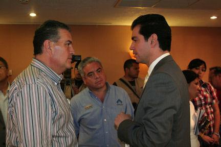 Jaime Salazar y Rafael Flores, presidente de la Amprofec y secretario de Turismo. Jaime Salazar y Rafael Flores, presidente de la Amprofec y secretario de Turismo.